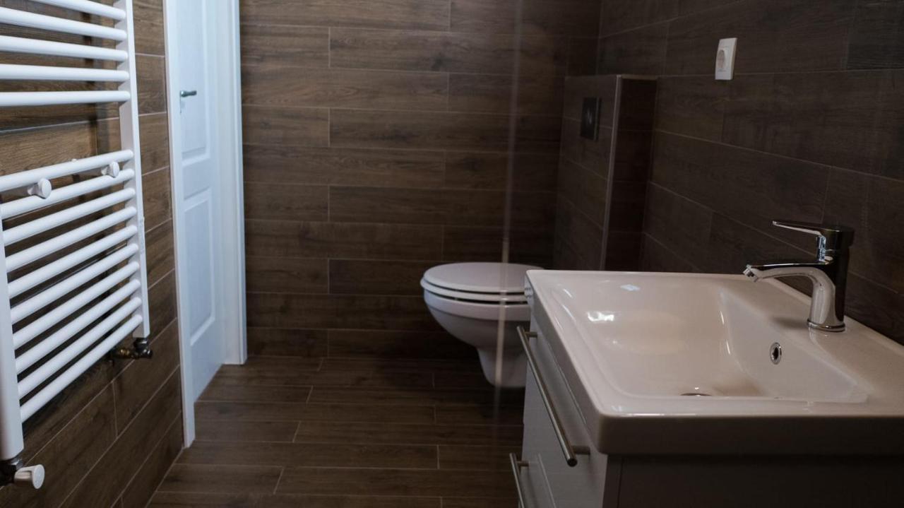 Villa Wild Rooms Jiet Eksteriør billede