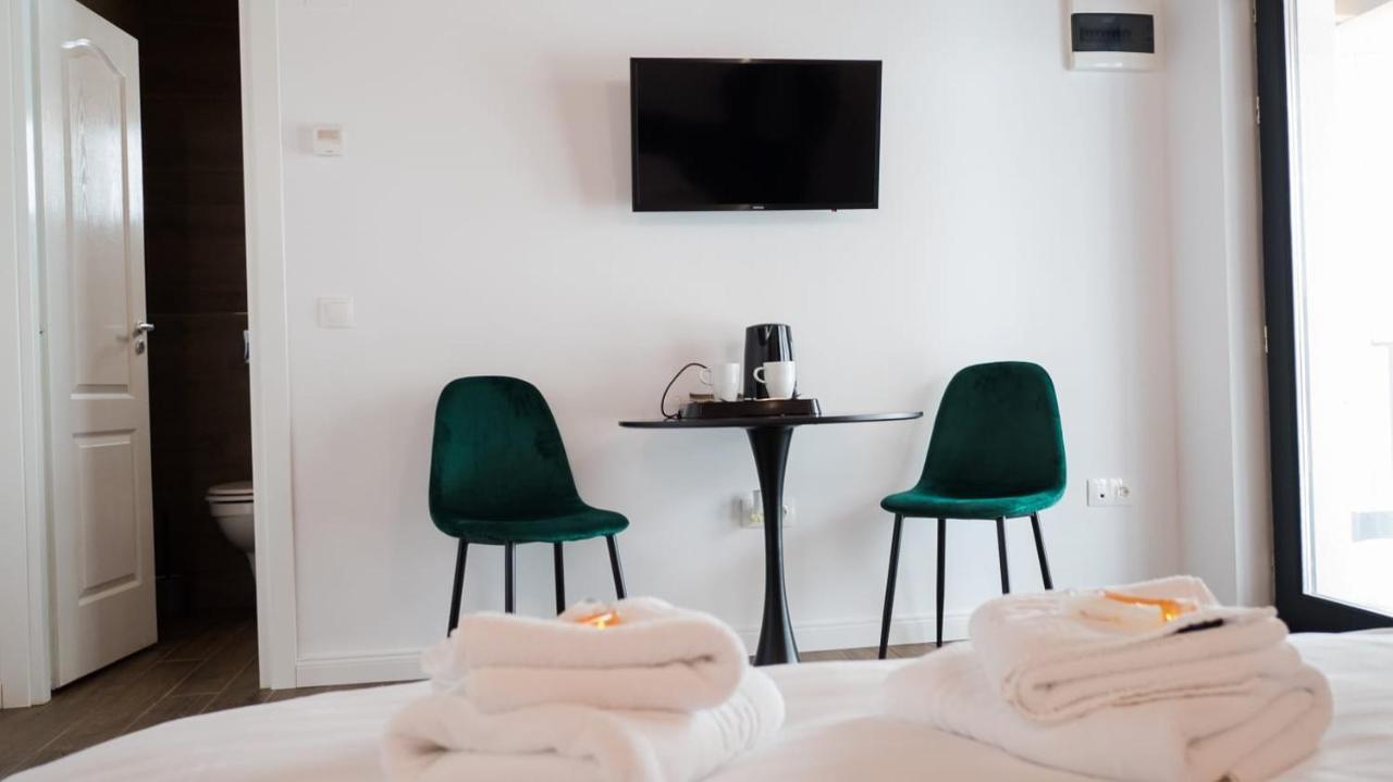 Villa Wild Rooms Jiet Eksteriør billede
