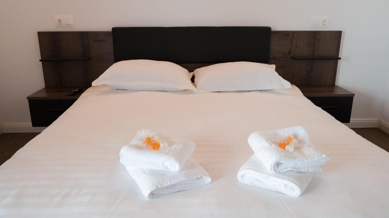Villa Wild Rooms Jiet Eksteriør billede