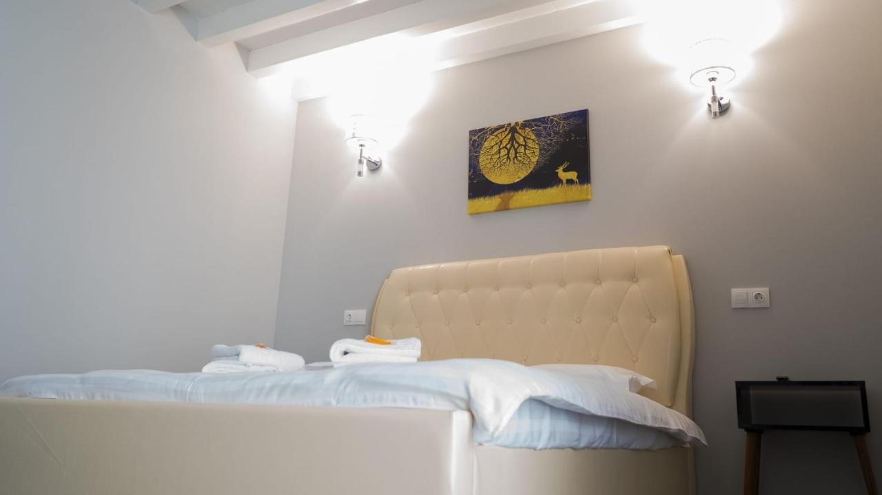 Villa Wild Rooms Jiet Eksteriør billede